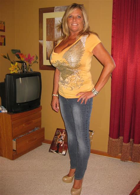 amateur busty milf